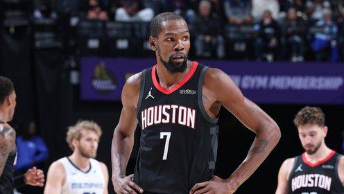 沉迷手機？??杜蘭特享受一把！18投僅5中拿11分但正負值+20