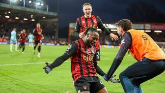 终结英超7连败!伯恩利1-1伯恩茅斯 布罗亚90分钟绝平塞梅尼奥破门