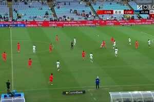 太漂亮了！張玉寧助攻韋世豪凌空掃射打破僵局