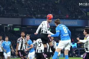  開場(chǎng)造險(xiǎn)！內(nèi)雷斯戰(zhàn)術(shù)角球傳中！麥克托米奈頭球稍稍偏出！