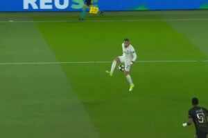 [进球视频] 大巴黎严重漏人！恩佐送助攻，古斯托禁区内无人看防打门得手！