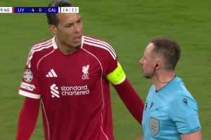  麥卡利斯特補射破門進球無效！主裁吹罰范戴克沖撞門將犯規！