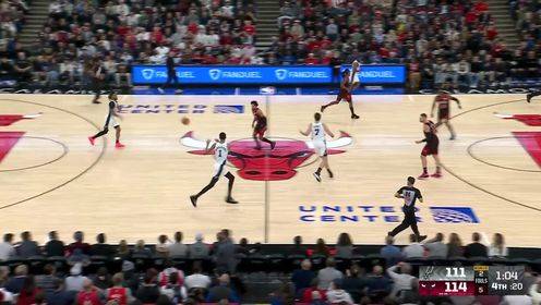 收角逐！文班小节要害时刻一连飙中两记三分！