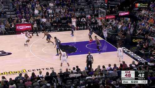 騎士生涯首球！哈登弧頂單挑國王新秀考德威爾 撤步三分穩穩落