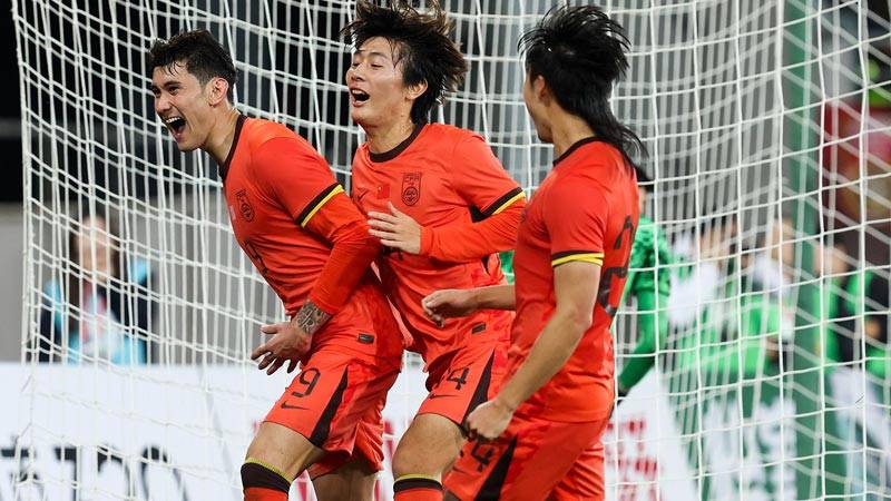  完勝！U22國足2-0韓國 拜合拉木腳后跟破門+雙響韓國全場僅2射正