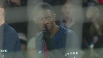  逆天操作！登貝萊閃轉騰挪戲耍防線神級吊射破門！