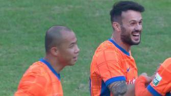 金靴穩(wěn)了?!瓦科兜射死角打進(jìn)賽季第25球！泰山1-0津門虎