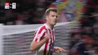 霸王硬上弓！瑟爾洛特頭球搶點，皮球直掛死角