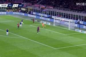 [单刀不进] 错失良机！姆希塔良反击一条龙单刀射门太正！