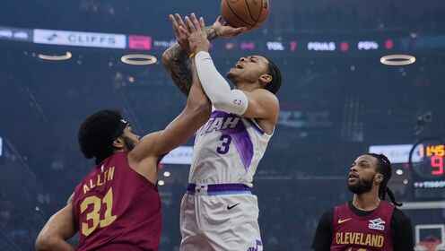 ??爵士擊敗騎士 基昂特&middot;喬治32+5+9 馬卡28+12 加蘭23+8