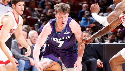 今天失誤有點多！克尼佩爾13投8中砍下24分4板2助 出現6次失誤