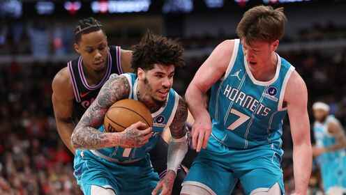 ??黃蜂擊敗公牛結(jié)束3連敗 小橋26+14 克尼佩爾18+5 武神28+7+8