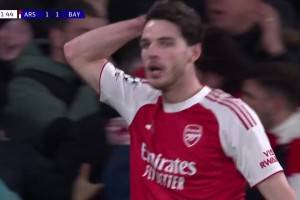  全能中场！赖斯左路长驱直入打门被诺伊尔扑出！