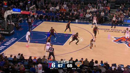 队友一脸不敢想！庄神命中本场第三记三分！