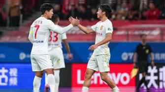 [咪咕全场集锦]中超-4连胜！铜梁龙2-1海港仍第2 陈纯新连续3轮破门颜骏凌送礼