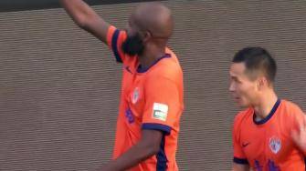 三鎮(zhèn)門將脫手失誤?！蘭克爾-澤補(bǔ)射破門，海牛1-0領(lǐng)先三鎮(zhèn)