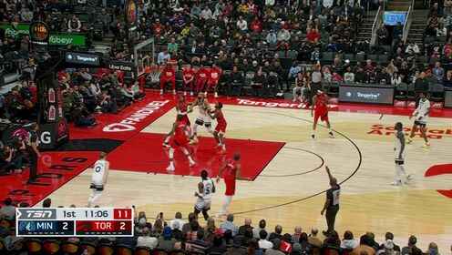 神的武器！愛德華茲兩分15中10三分8中1 砍30分8板5助3斷1帽