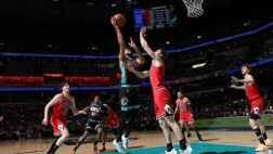  ??灰熊險勝公牛止5連敗 科沃德24+9 布澤利斯29+10 吉迪三雙