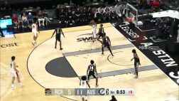 眼觀六路！楊瀚森送不看人妙傳助攻庫(kù)克籃下吃餅上籃