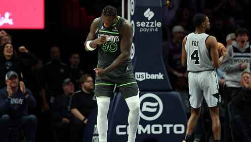 蘭德爾末節三次單防文班全部成功 包括文班最后絕殺球