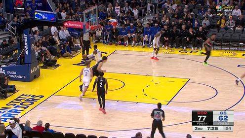 來了！楊瀚森接隊(duì)友卡馬拉傳球，雙手勉扣，拿下NBA季前首分！