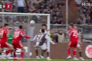 [进球视频] 里程碑时刻！格雷茨卡凌空斩破门！拜仁打进联赛第102球！