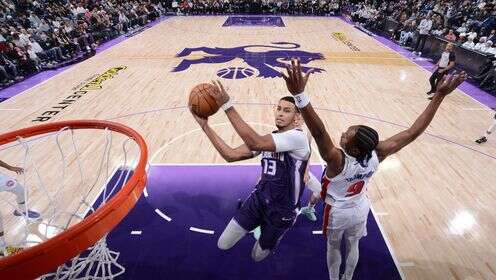 ??活塞力克國王 康寧漢姆23+14 威少27+6 德羅贊37+8