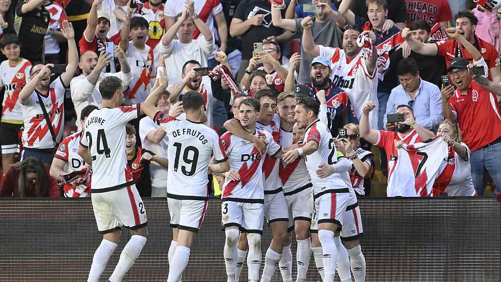 [爱奇艺全场集锦] 欧协联-帕拉松点射破门乌奈-洛佩斯建功 巴列卡诺3-0雅典AEK