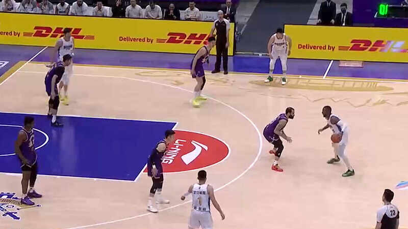 ??北京輕取北控迎4連勝 杰曼第三節(jié)19分 周琦15+12 朱松瑋15分