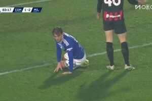  遇到系統(tǒng)局門將？尼科-帕斯近距離搶點(diǎn)攻門，邁尼昂叒神勇沒收！