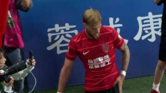  蓉城2-1领先！费利佩前插得球回做 莱切特跟进推射得手