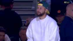 看得手耐！庫里趁著主場表演暫停時間練習(xí)投籃