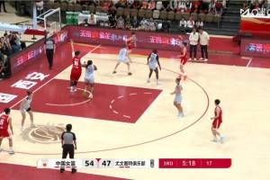  這個真無解！當張子宇在三秒?yún)^(qū)接到球，對手只能望球興嘆了