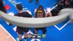 東契奇突破過程中拉傷腿筋 隨后倒地痛苦