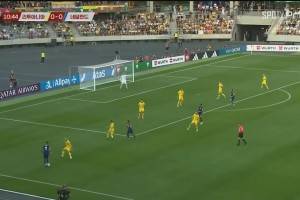 荷兰1-0领先！加克波下底传中，德佩中路不停球推射破门