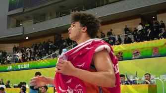 ??俱樂部杯-洛夫頓31+7+11 奎因37+14 上海力克廣東