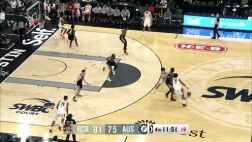 易如反掌！楊瀚森籃下接球再度得手，吃餅吃得美滋滋！