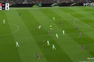 踢球还是踢人？！桑赛特凶狠踢倒费尔明，VAR介入将其直红罚下