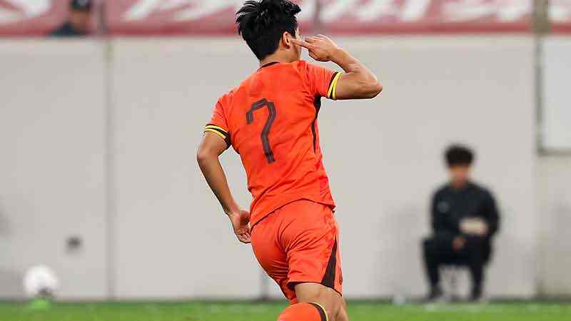 友誼賽-U23國(guó)足1射正1-1朝鮮兩連平 向余望點(diǎn)射+連場(chǎng)破門(mén)+傷退李新翔造點(diǎn)