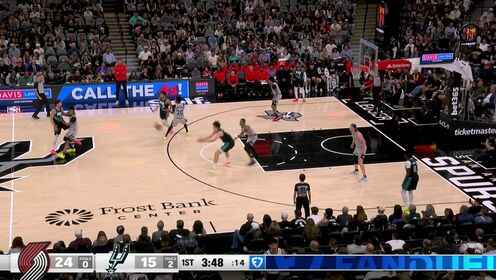 楊瀚森弧頂發(fā)牌 助攻卡馬拉空切上籃得手