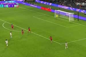 直掛死角！王霜超遠吊射世界波破門 中國女足終于破門啦