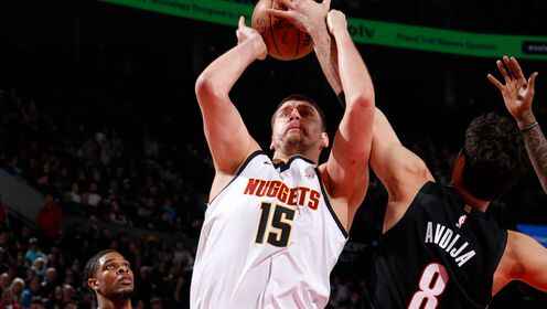 輕松高效！約基奇僅打三節(jié)15中10砍下32分9板7助4斷 首節(jié)19分