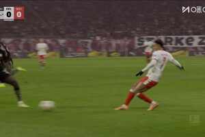 邊中結(jié)合！羅慕洛禁區(qū)接勞姆妙傳搶點(diǎn)破門，拜仁0-1落后！