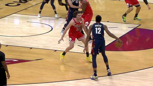 脚踝终结者！亨特晃倒吉迪双手暴扣 后者一瘸一拐