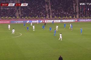 泰山壓頂！馬特塔高高躍起頭錘扳平比分