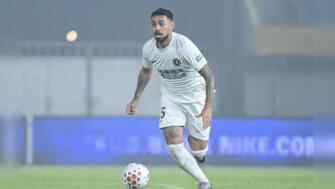 中超-李浩然絕平！十人青島西海岸1-1遼寧鐵人 李昊五撲救丁海峰直紅