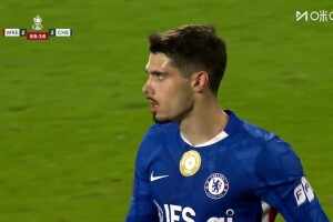  險(xiǎn)些絕殺！加納喬送傳球庫庫精妙漏球，內(nèi)托迎球打門擊中門框！