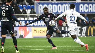 法甲-西纳约科失点 欧塞尔0-0里昂联赛八场不堪