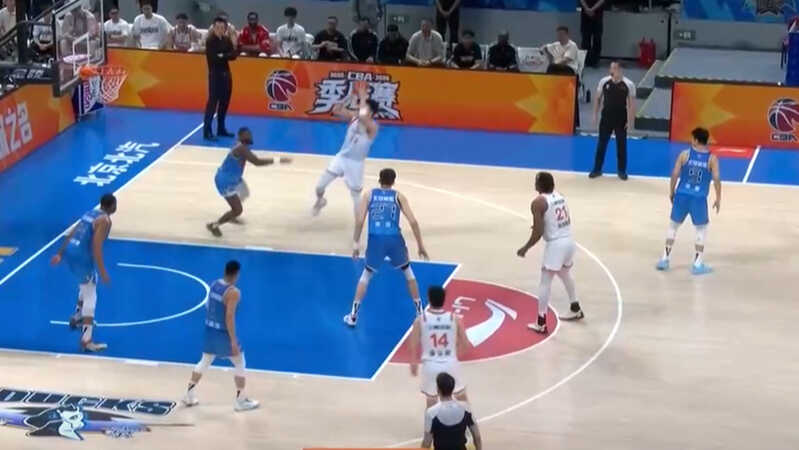 ?第3節39-11！上海20分大逆轉北京&3-1闖入總決賽 劉錚5記三分