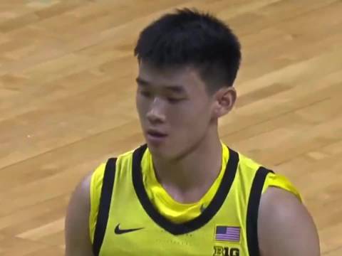 林葳替补20分钟5投1中得到3分2助集锦